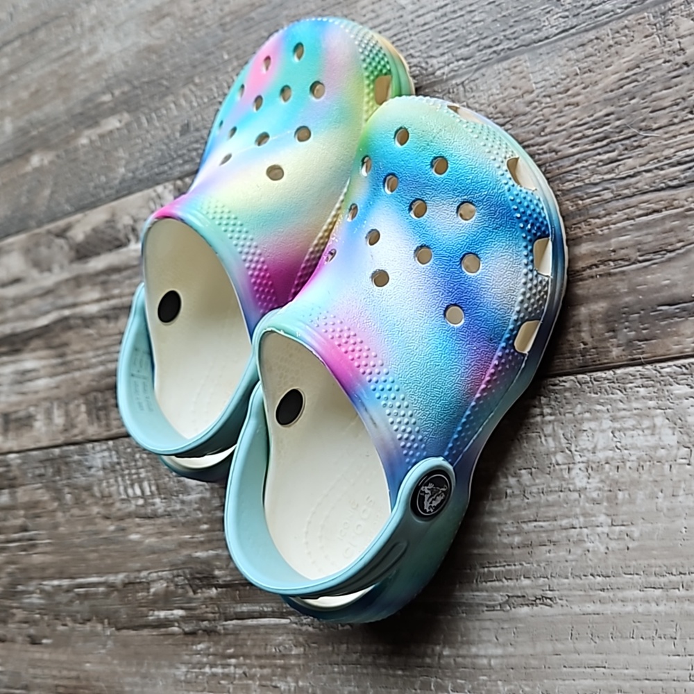 Crocs size 9 Tie Dye Girls